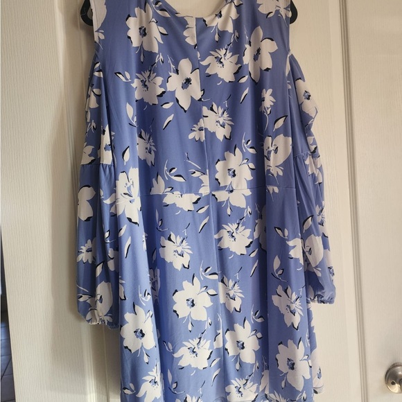 PLUS SIZE-COLD SHOURDER BLOUSE - Picture 4 of 8